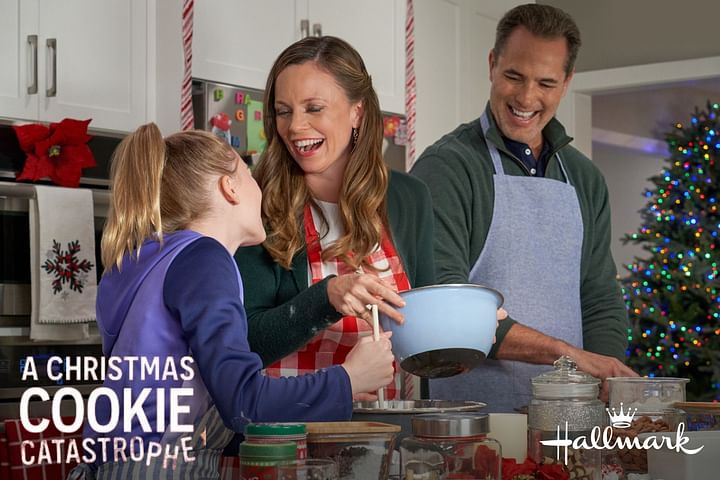 A Christmas Cookie Catastrophe cast list: Rachel Boston, Victor Webster
