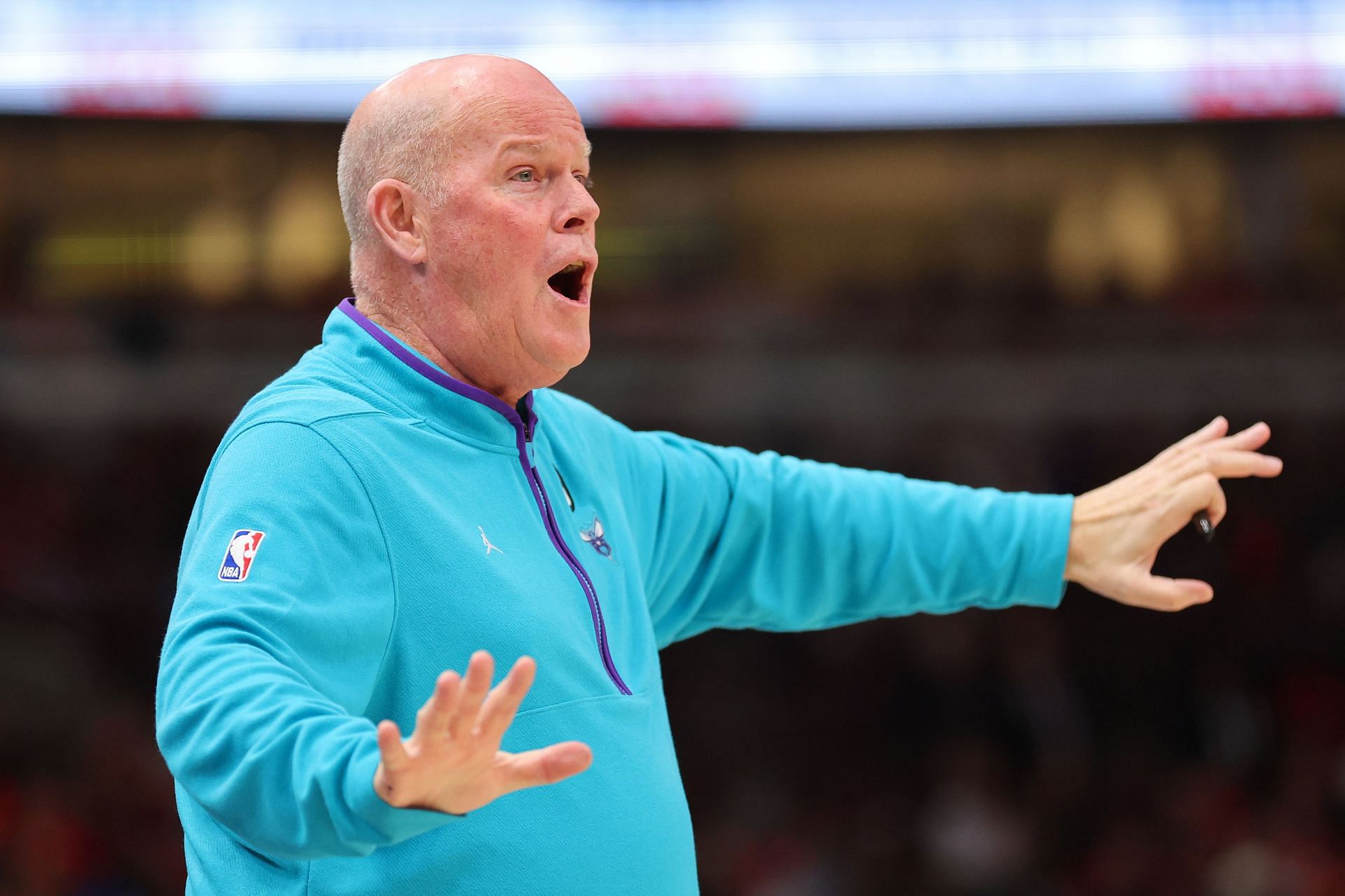 Steve Clifford calls out a play from the sideline