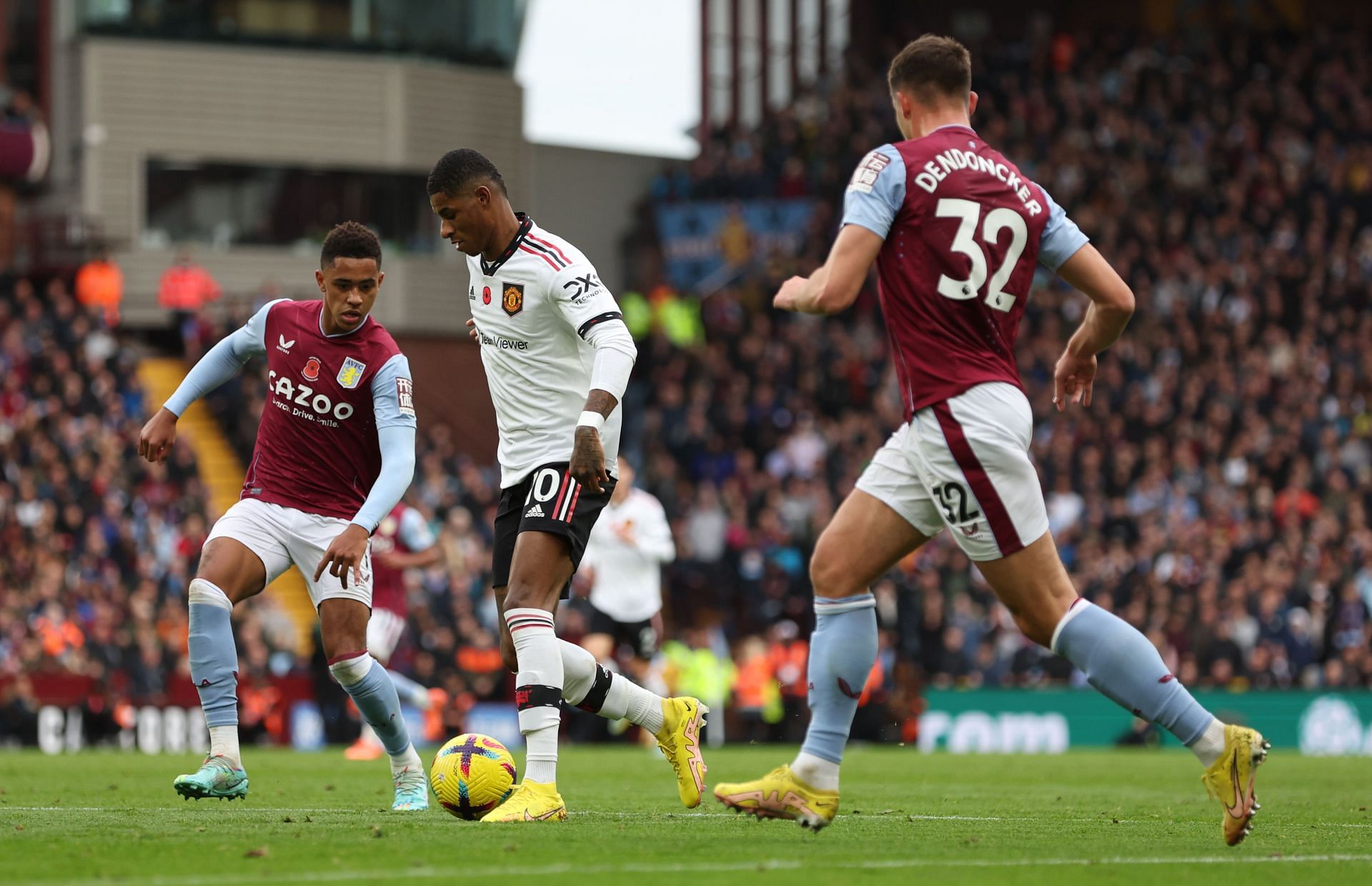 Aston Villa v Manchester United - Premier League