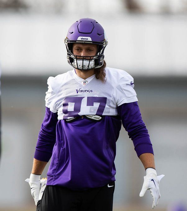 Vikings trade for tight end TJ Hockenson - Newsday