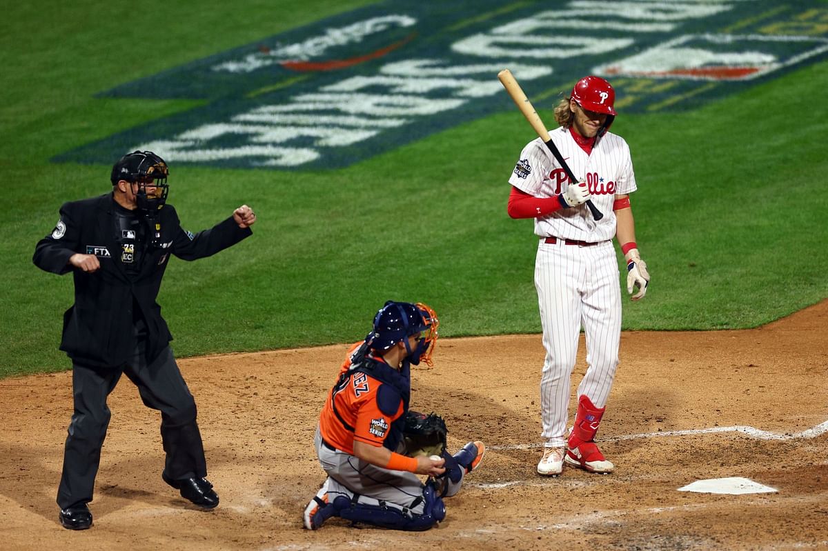 Philadelphia Phillies fans stunned as team gets a beating in Game 4 by