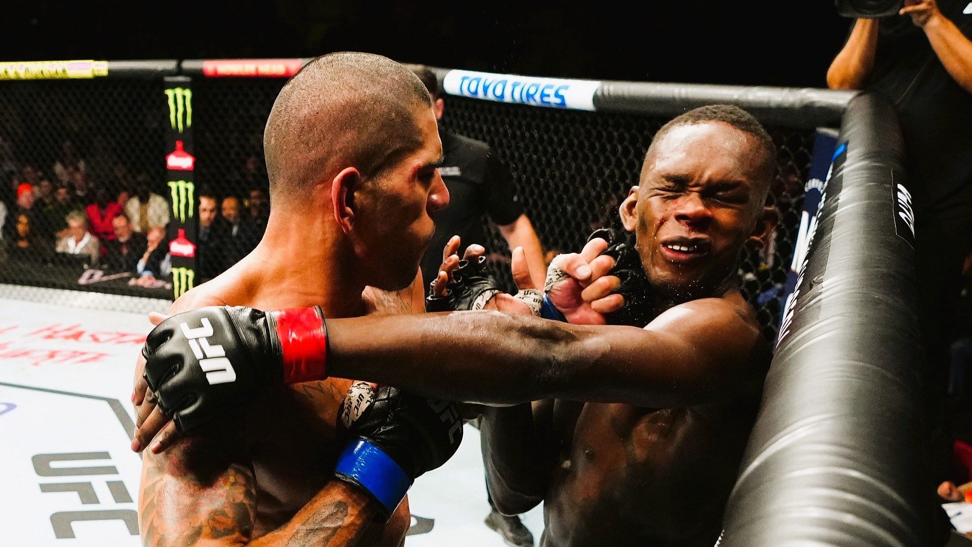 Alex Pereira vs. Israel Adesanya [Image via Getty]