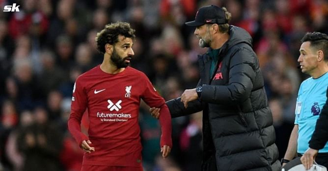 Liverpool superstar Mohamed Salah makes a point to Jurgen Klopp about his favorite position after formation change against Napoli