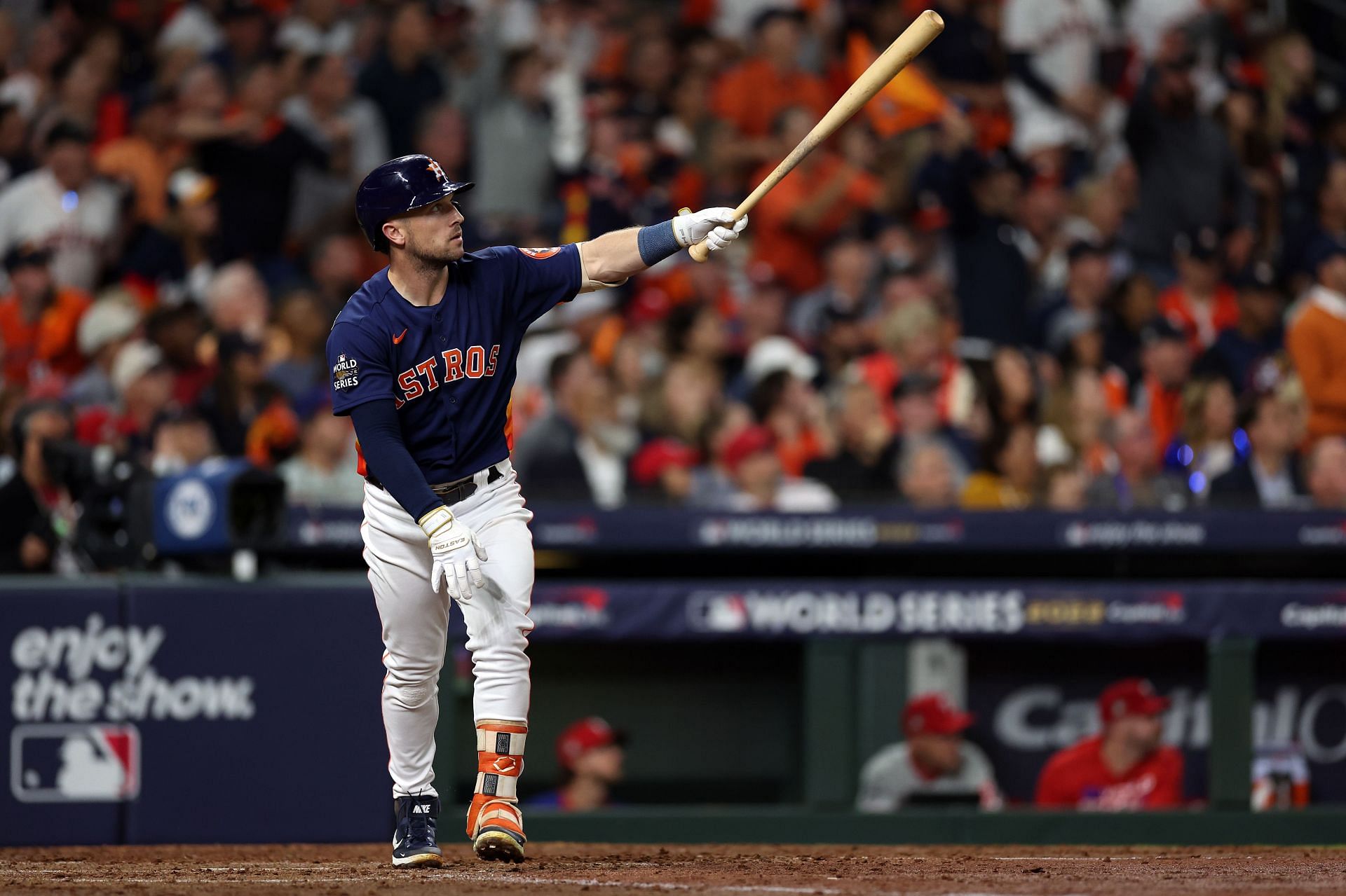 Astros' Alex Bregman, wife Reagan to distribute bottled water to residents  in need