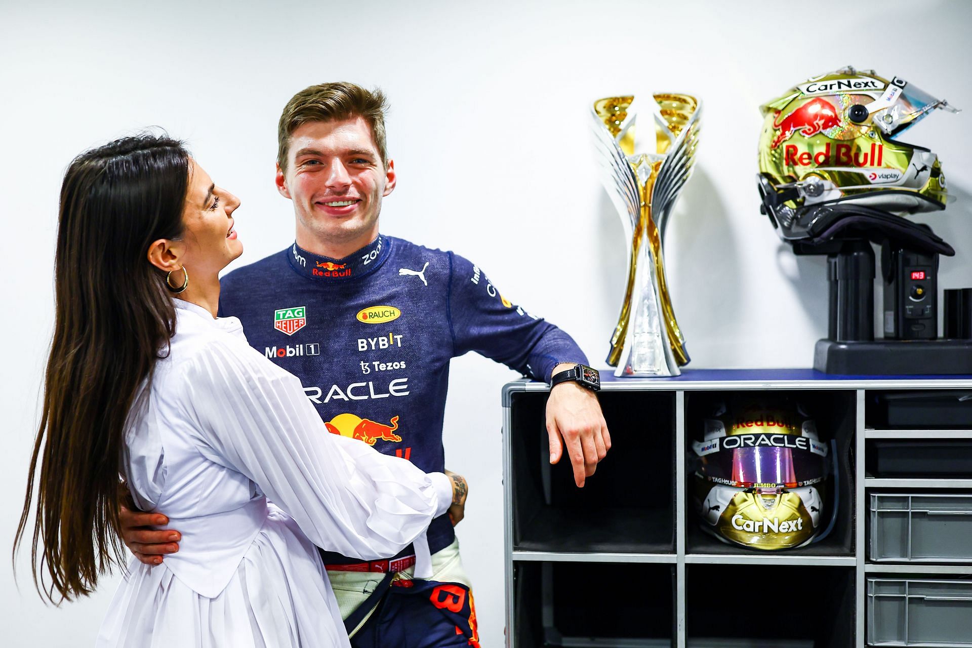 How many records did Max Verstappen break in 2022 F1 season?