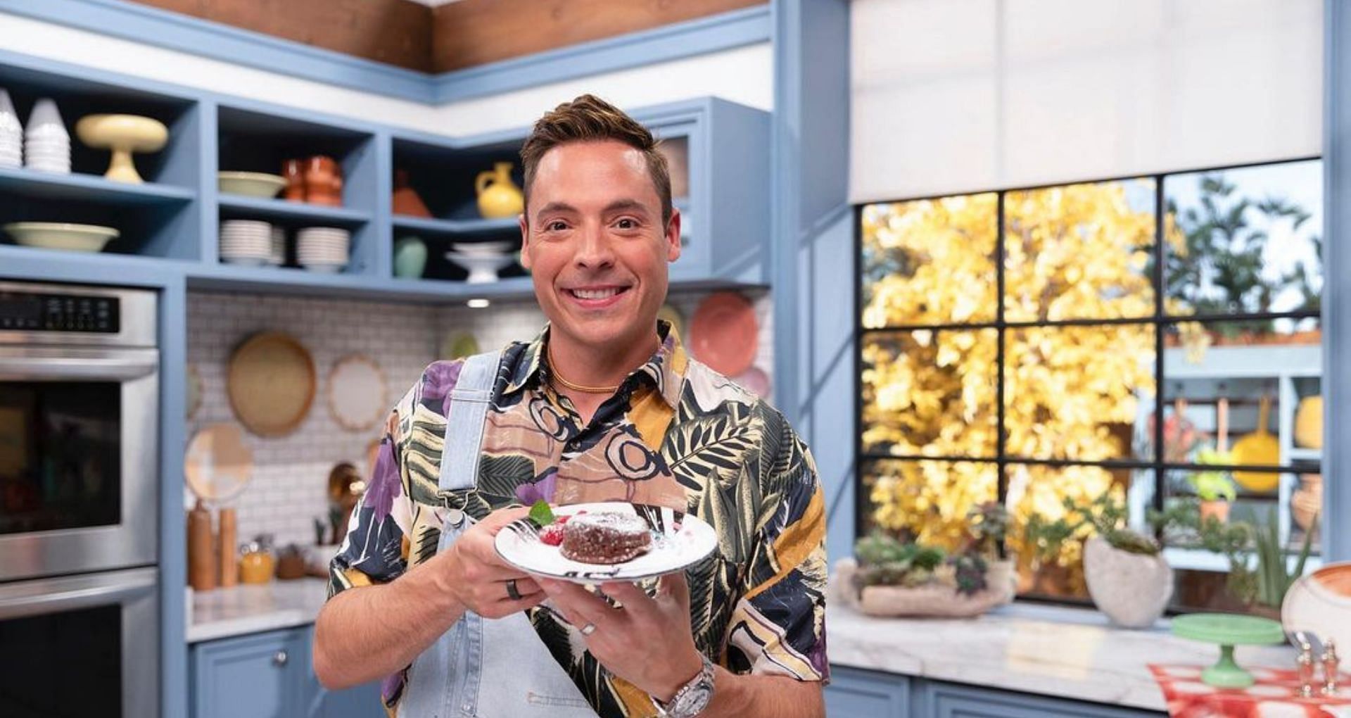 Jeff Mauro to serve as host on Holiday Wars