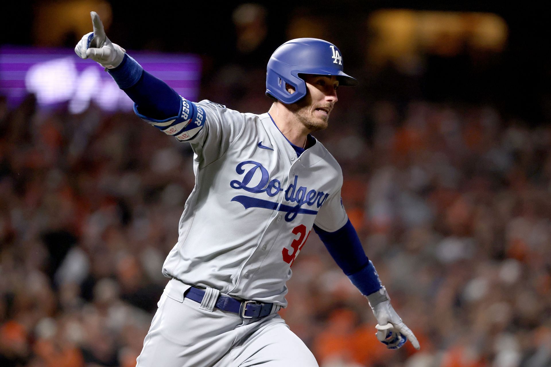 Former National League MVP Cody Bellinger reportedly signing one