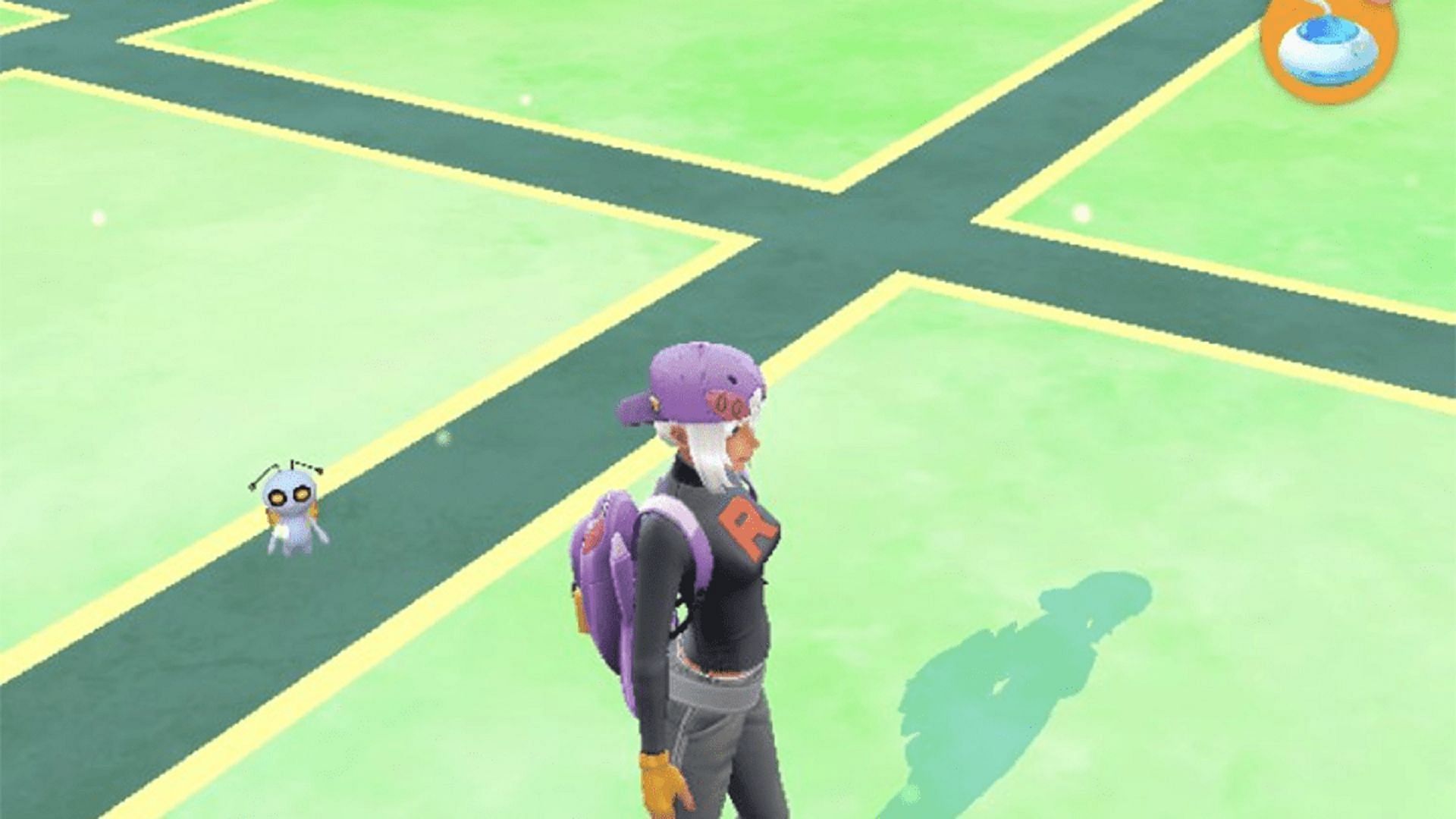 Gimmighoul follows a player carrying a Mysterious Coin (Image via Niantic)