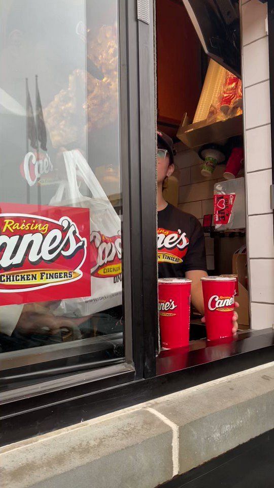 WATCH: World Series MVP Jeremy Peña works fast food drive-thru for fans 