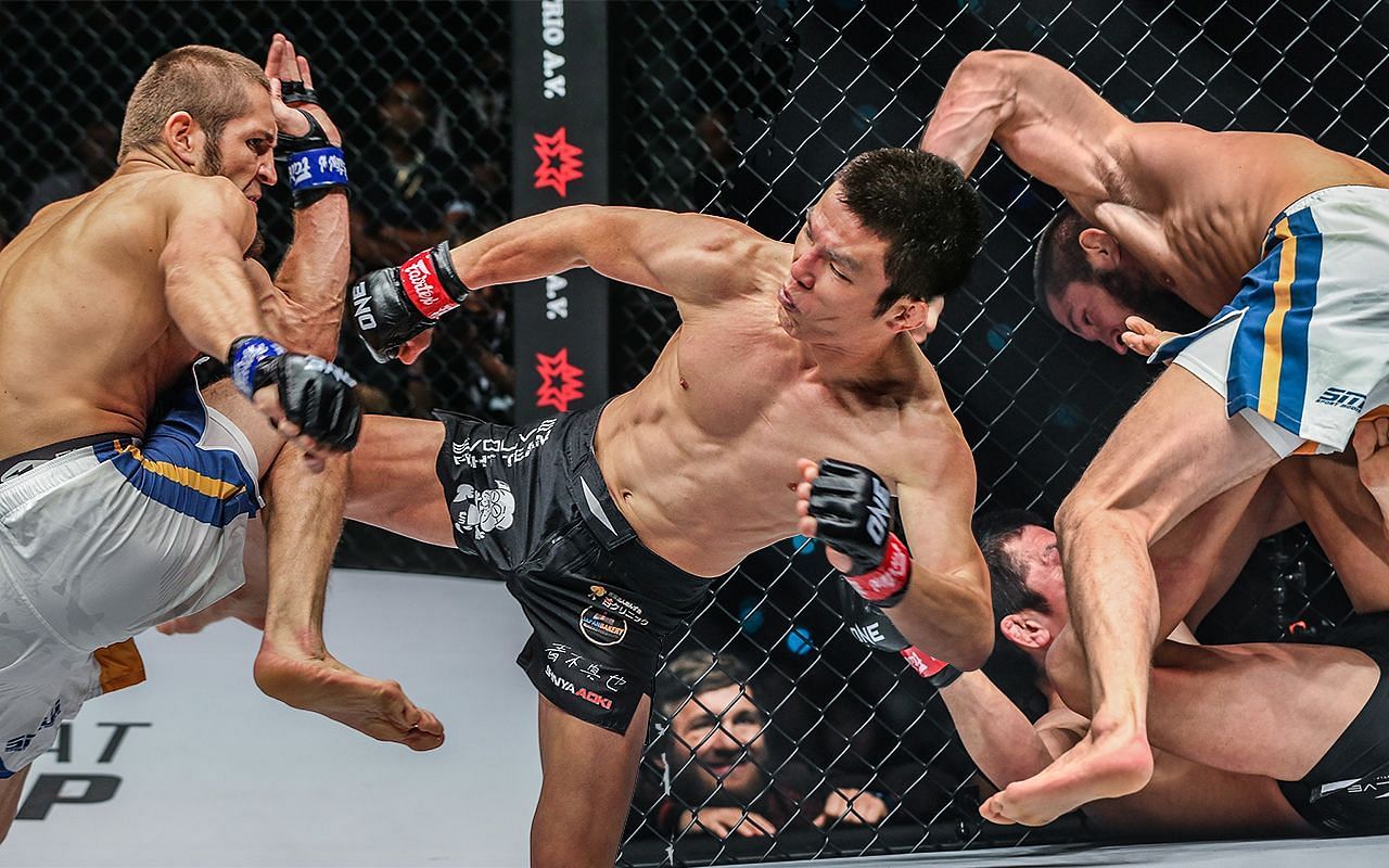 Saygid Izagakhmev and Shinya Aoki | Image courtesy of ONE Championship