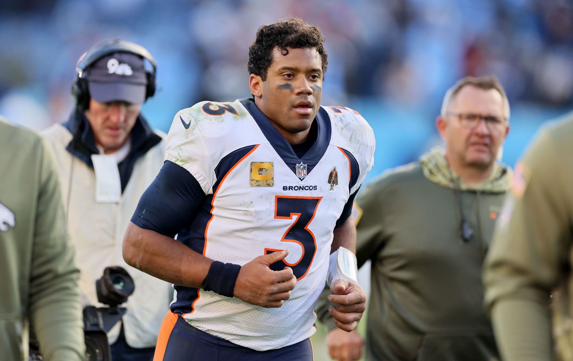 Be careful now, you might want to keep him': How Mike Purcell ended up back  in Denver after a winding NFL path - The Athletic