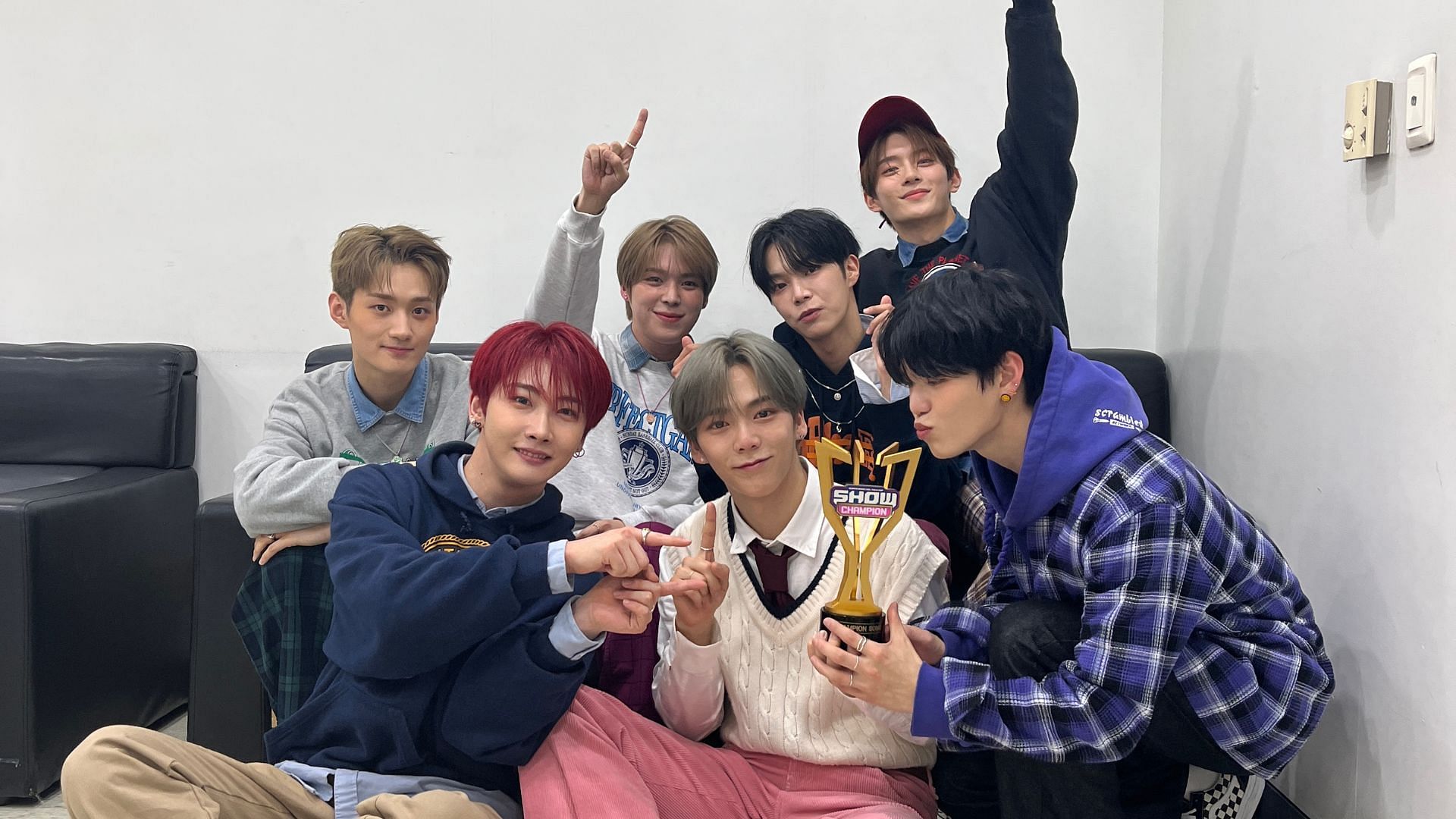 VERIVERY after their first Music show win at MBC