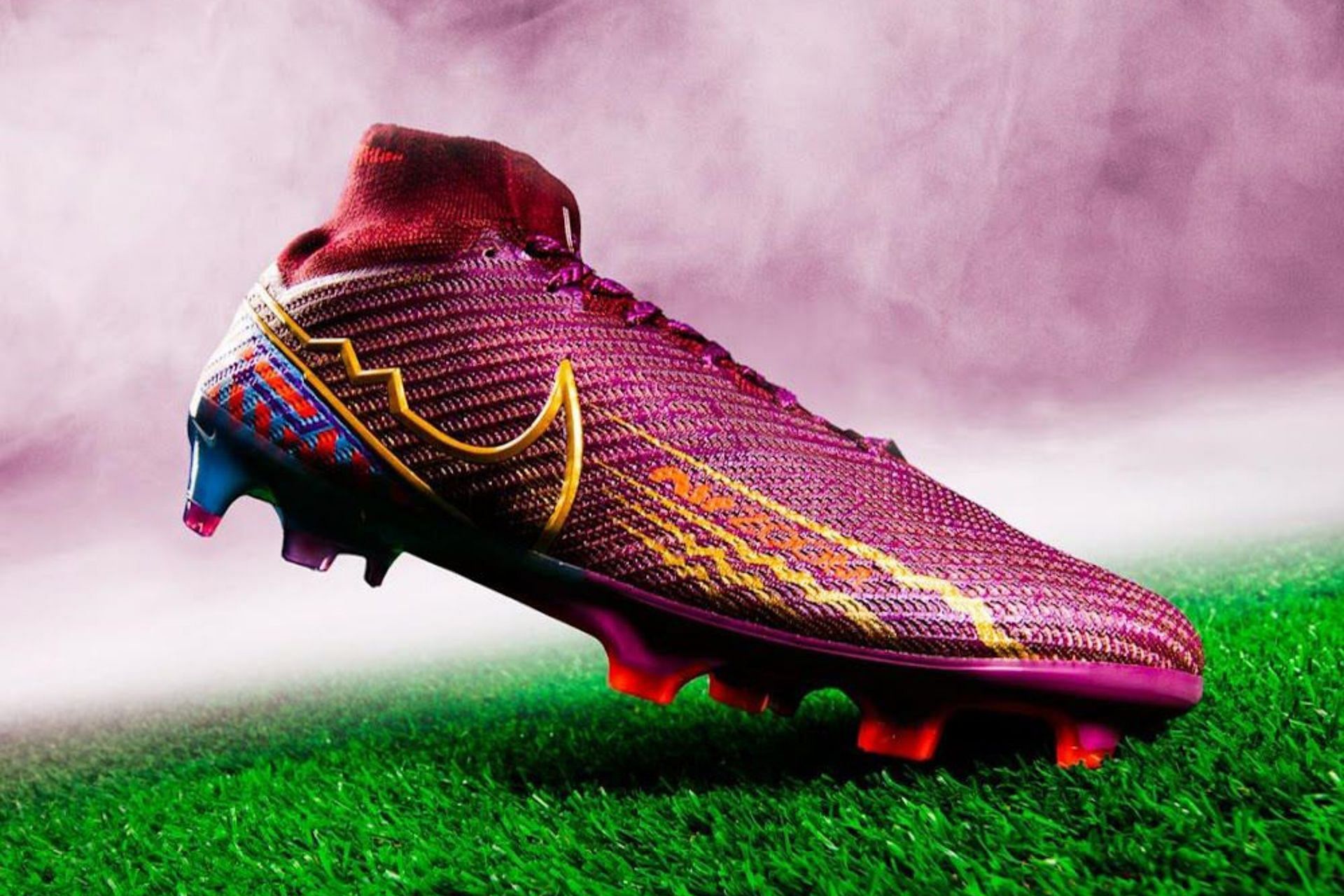 Take a closer look at the recently launched football shoes (Image via Nike)