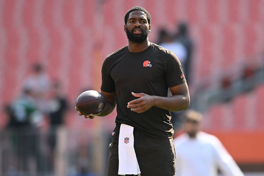 Who is the Browns' starting quarterback against Buffalo Bills?