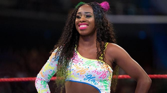 [Photo] WWE Superstar Naomi poses with current NXT star