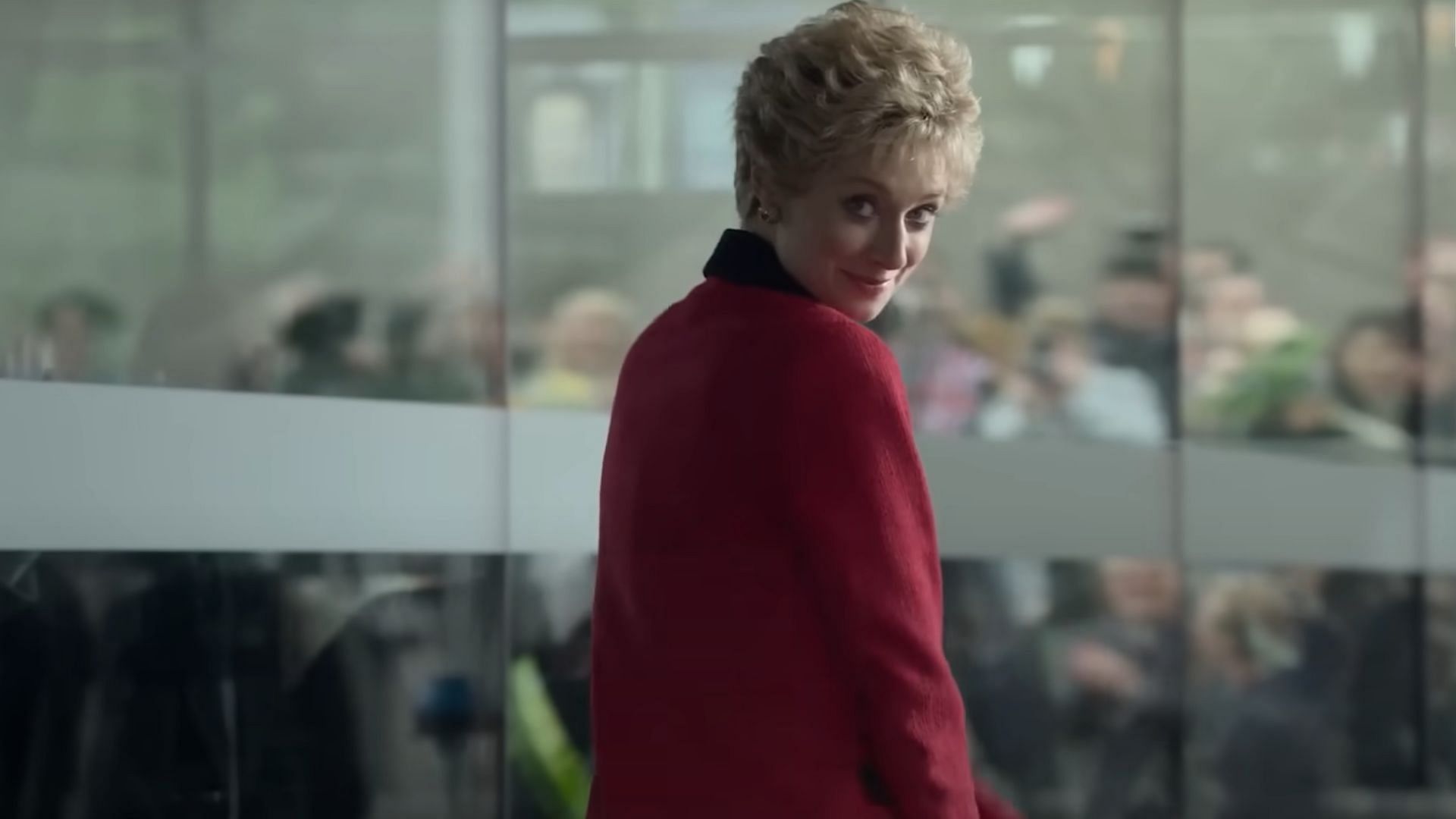 A still of Elizabeth Debicki as Princess Diana (Image Via Rotten Tomatoes)