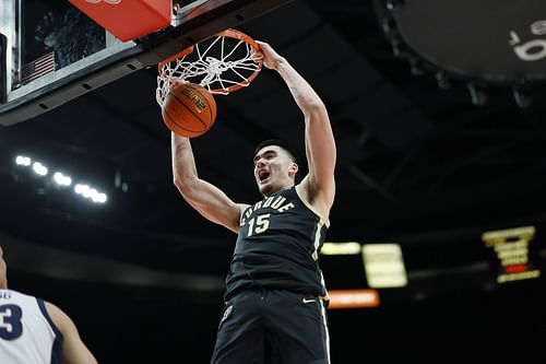 Phil Knight Legacy tournament championship game: Purdue big man Zach Edey v Gonzaga