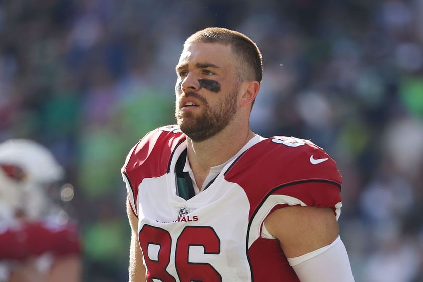 Zach Ertz injury: Cardinals TE carted off the field with serious injury