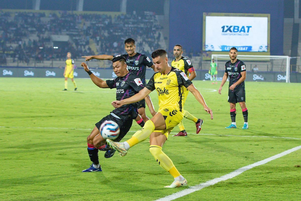 Hyderabad pushed Kerala Blasters back in the second half [Credits: ISL]