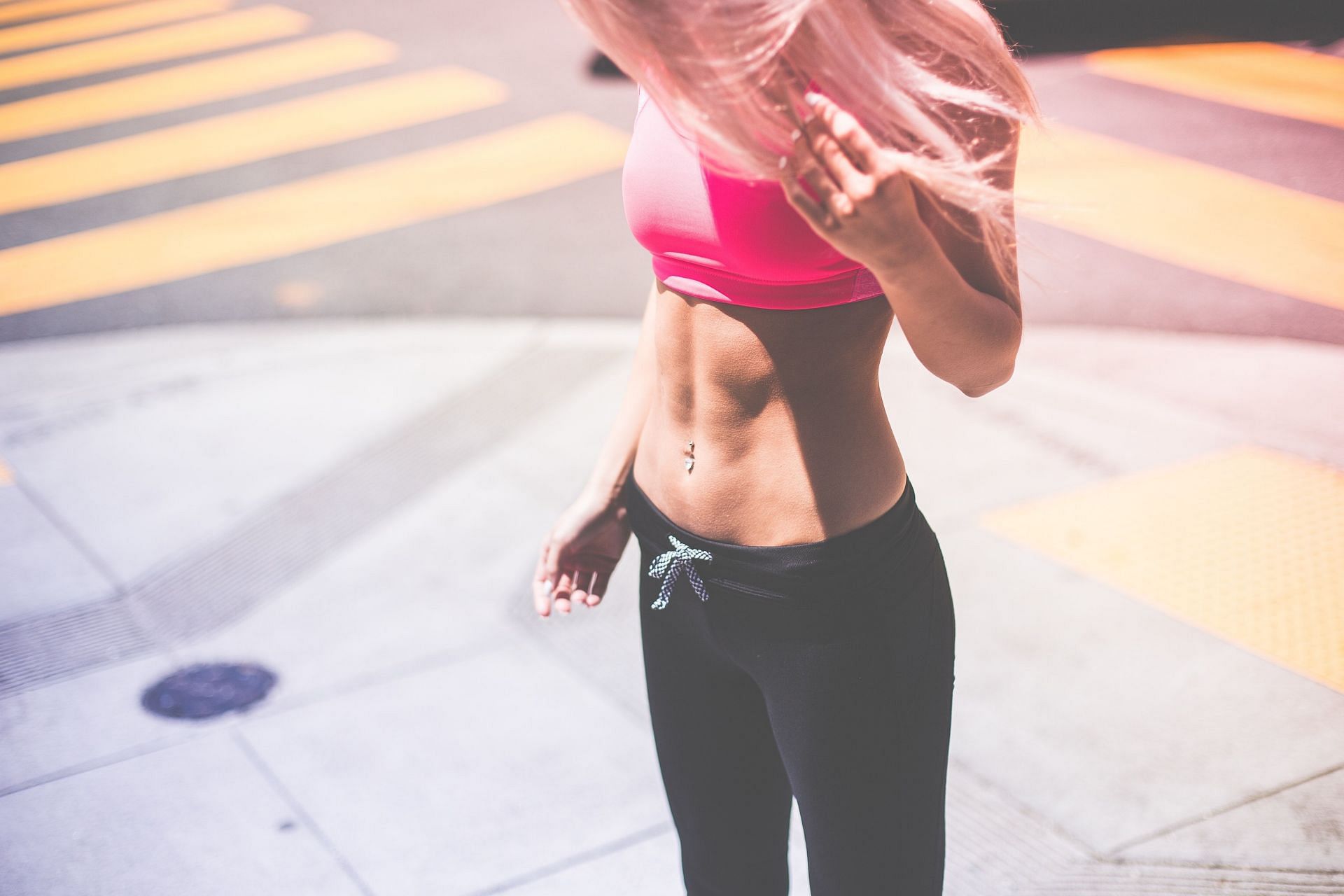 Abdominal muscles form the core of all bodily movements (Image via Pexels @Picjumbocom)