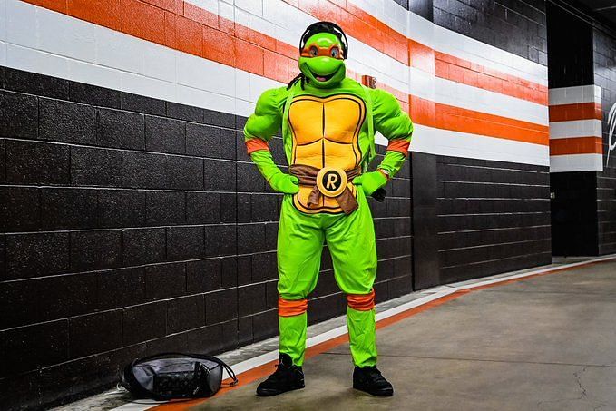 Happy Halloween: Browns Players Dress Up for the Festivities - Dawgs By  Nature