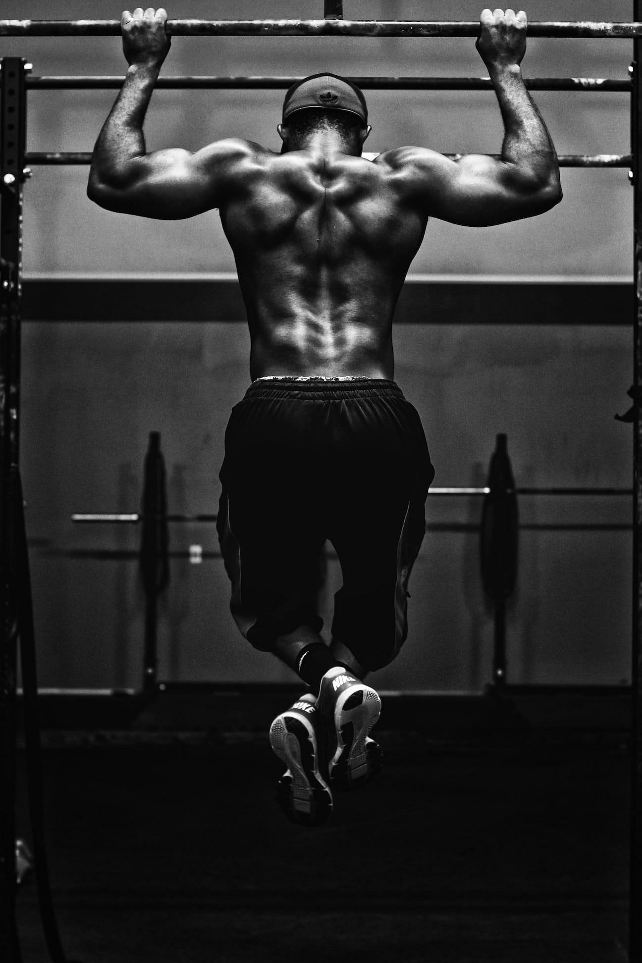 Best Upper back exercises (Image via Unsplash and Instagram @oldschool.bodybuilding)