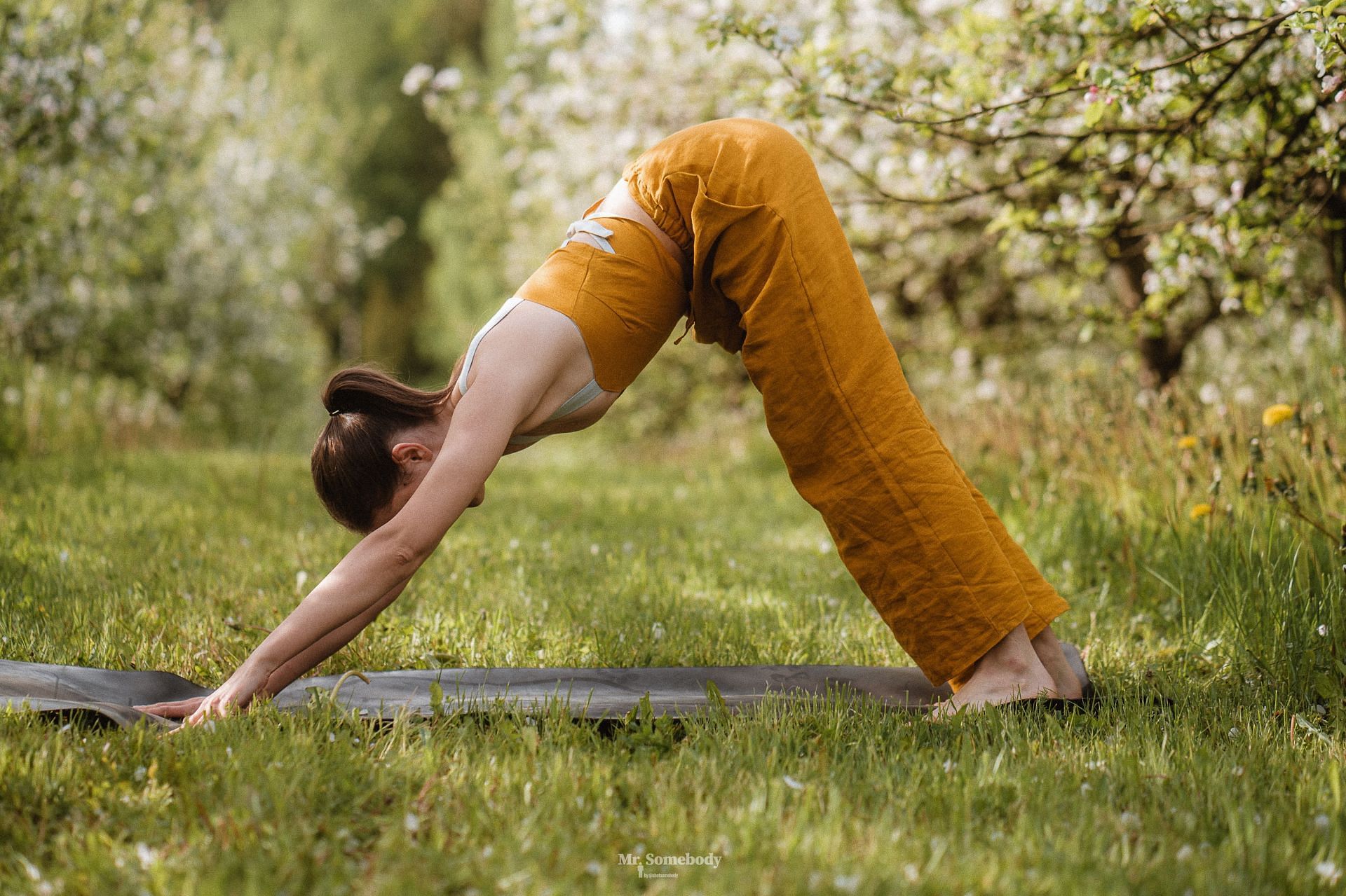 5 yoga asanas to keep the body warm and strong | HealthShots