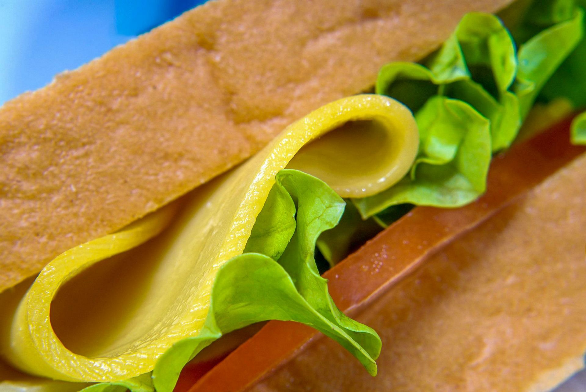 You can customise a sub sandwich to make it just as healthy or unhealthy you want (Image via Pexels @Joel de la Cruz)