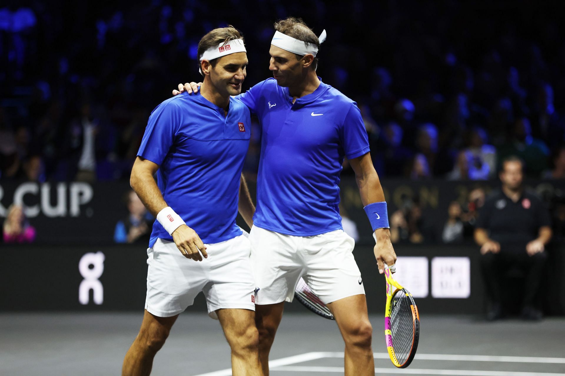 Roger Federer (L) &amperio;  Rafael Nadal en la Copa Laver 2023