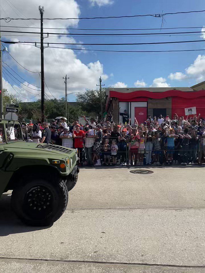 Ted Cruz booed at Houston Astros victory parade, hit with beer can: Video