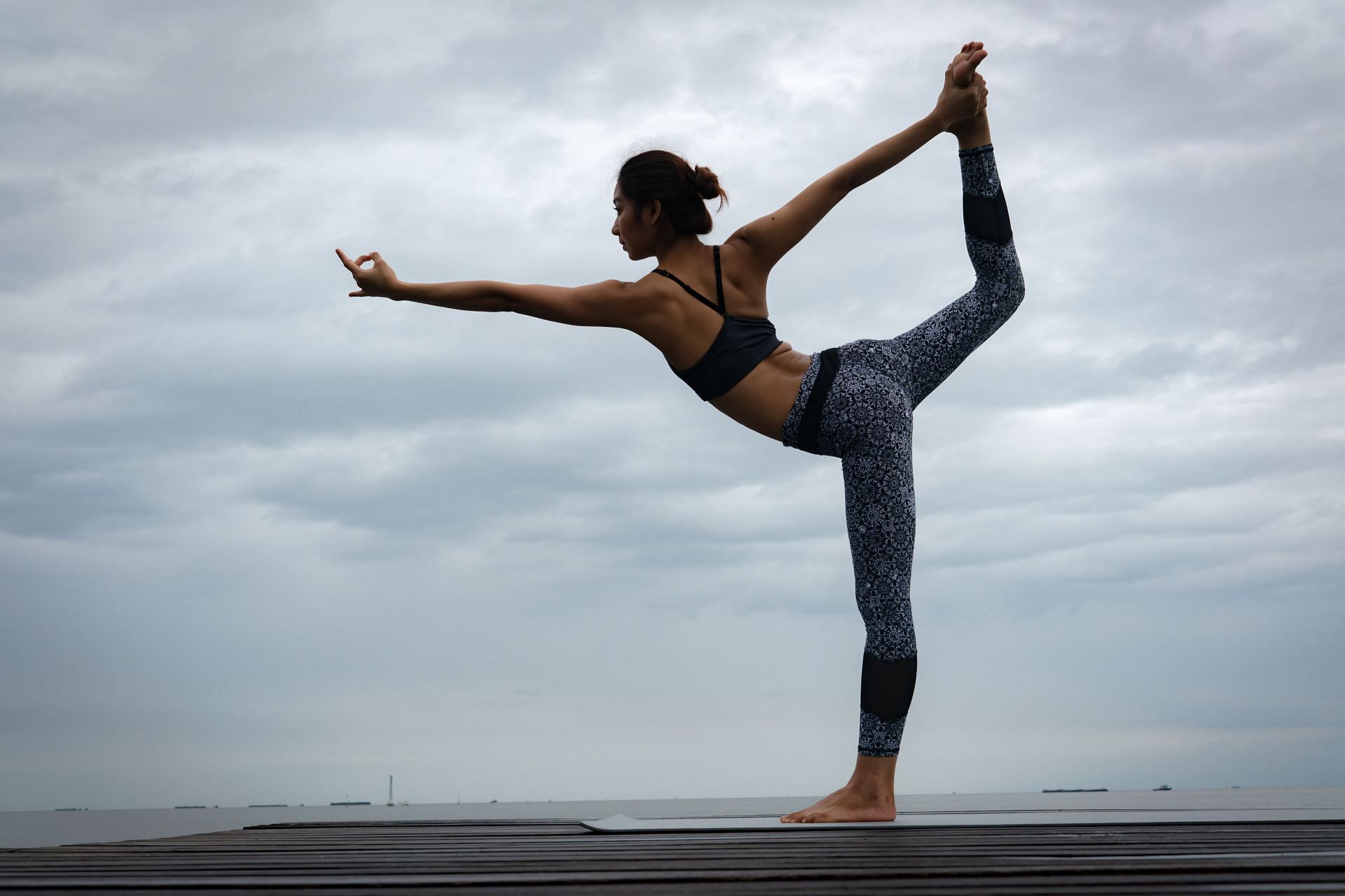 Balance yoga poses helps in enhancing and improving mental focus. (Image via Unsplash / Sippakorn Yamkasikorn)