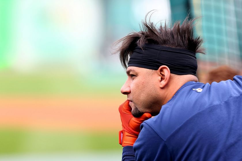 1. "Yuli Gurriel's Iconic Blue Jays Hair" 
2. "The Story Behind Yuli Gurriel's Blue Jays Hair" 
3. "Gurriel's Blue Jays Hair: A Fan Favorite" 
4. "The Evolution of Yuli Gurriel's Blue Jays Hair" 
5. "Yuli Gurriel's Blue Jays Hair: A Symbol of Team Unity" 
6. "The Significance of Yuli Gurriel's Blue Jays Hair" 
7. "How to Get Yuli Gurriel's Blue Jays Hair" 
8. "Yuli Gurriel's Blue Jays Hair: A Cultural Statement" 
9. "The Impact of Yuli Gurriel's Blue Jays Hair on Fans" 
10. "Yuli Gurriel's Blue Jays Hair: A Marketing Goldmine" - wide 4