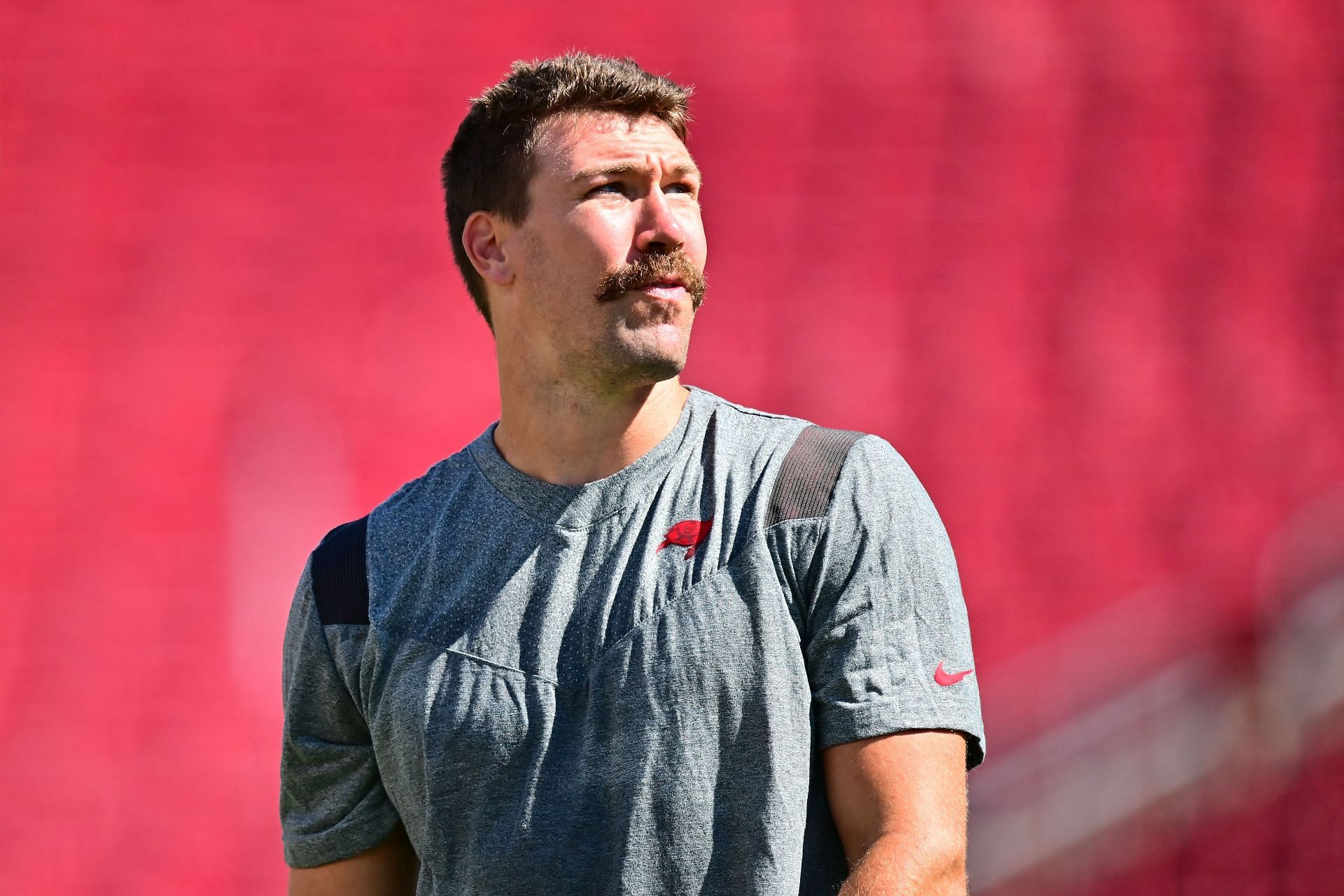 Cameron Brate is 'Coming Home Again' to Face a Formidable 3-4 Chicago  Defense