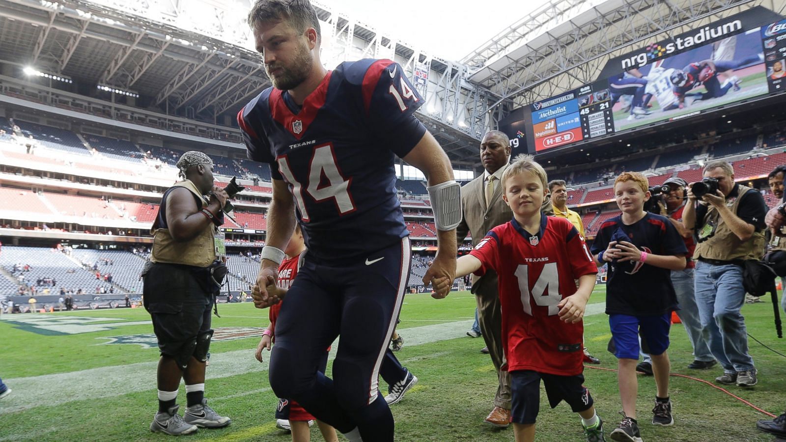 Ryan Fitzpatrick with his kids