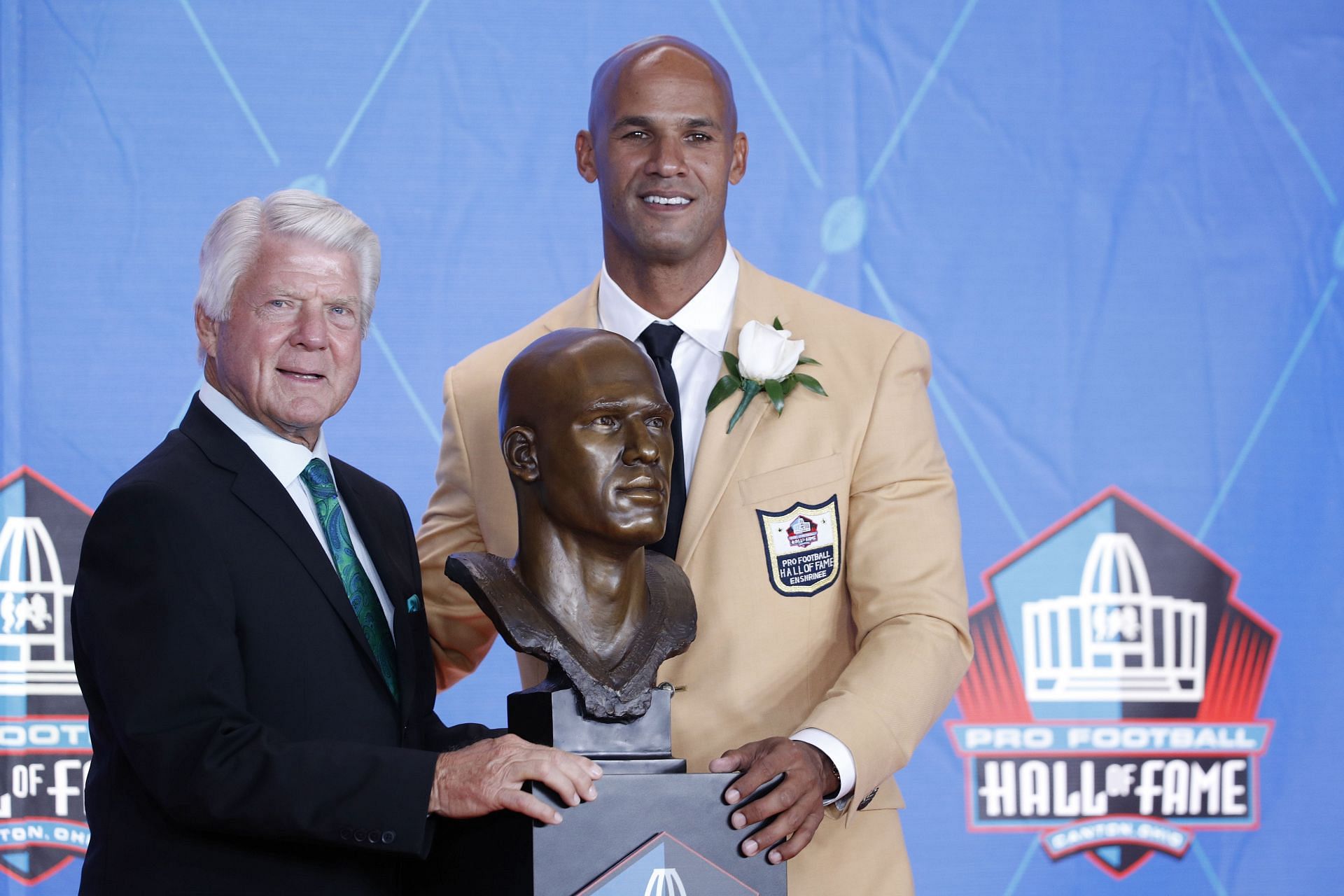 Who are the National Football League Hall of Famer Jason Taylor's parents?