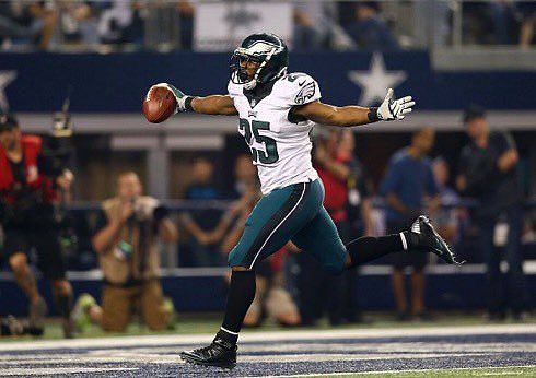 Eagles dominate Cowboys in Thanksgiving Day clash