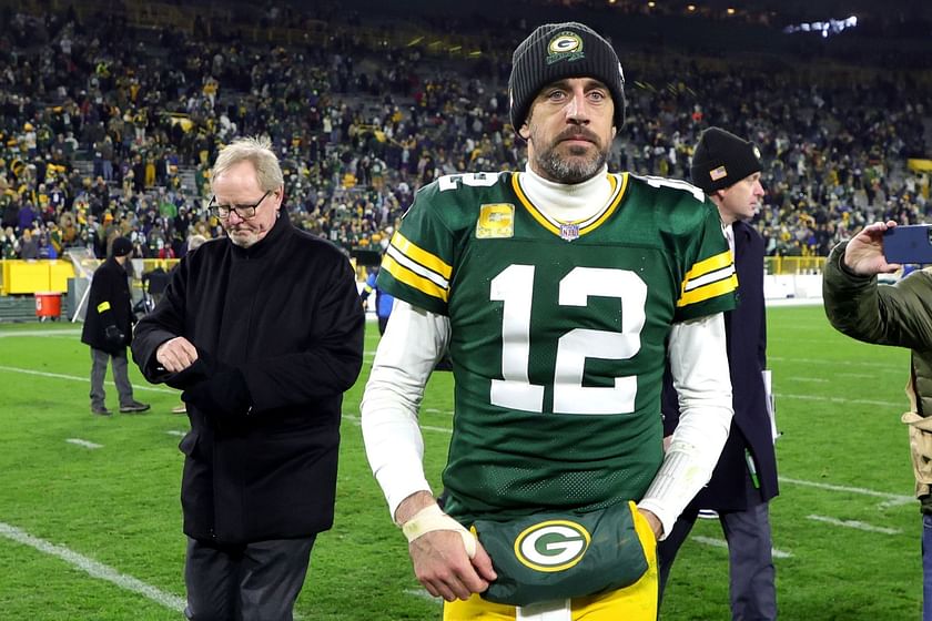 Aaron Rodgers says he's been playing with broken thumb