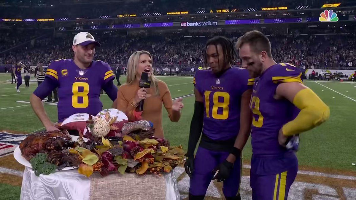 Minnesota Vikings Thanksgiving Dinner Touchdown Celebration 