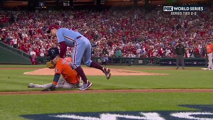 2022 World Series: Astros remove injured Yuli Gurriel from roster before  Game 6 