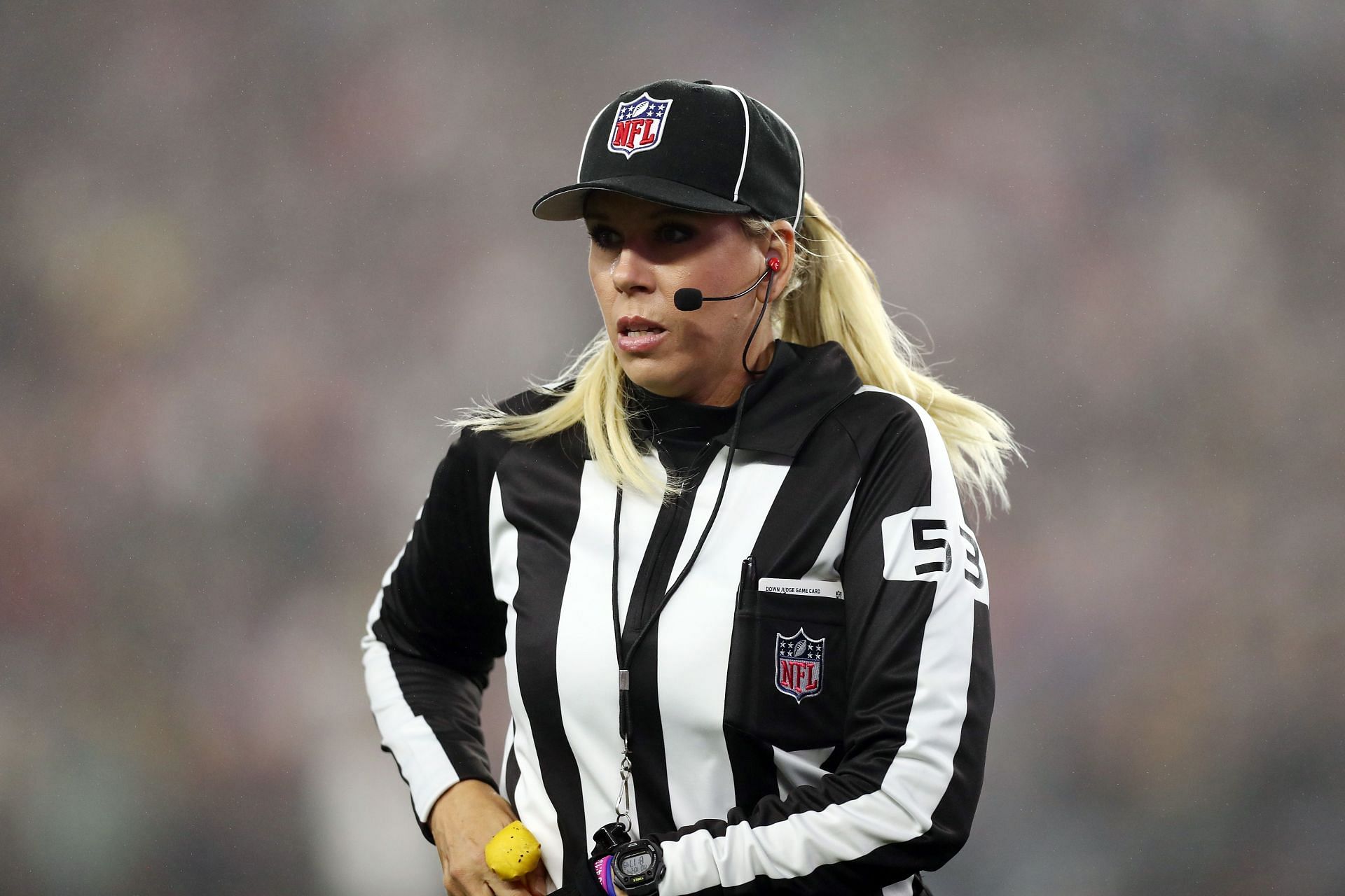 How many female referees are there in the NFL in the 2022 season?