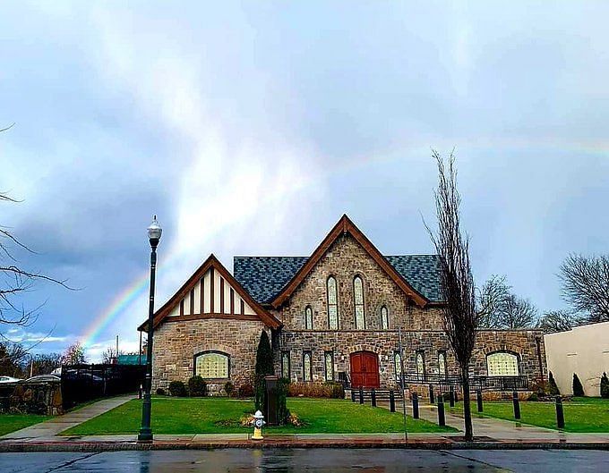 Mariano Rivera buys and renovates 107-year-old church for his minister wife