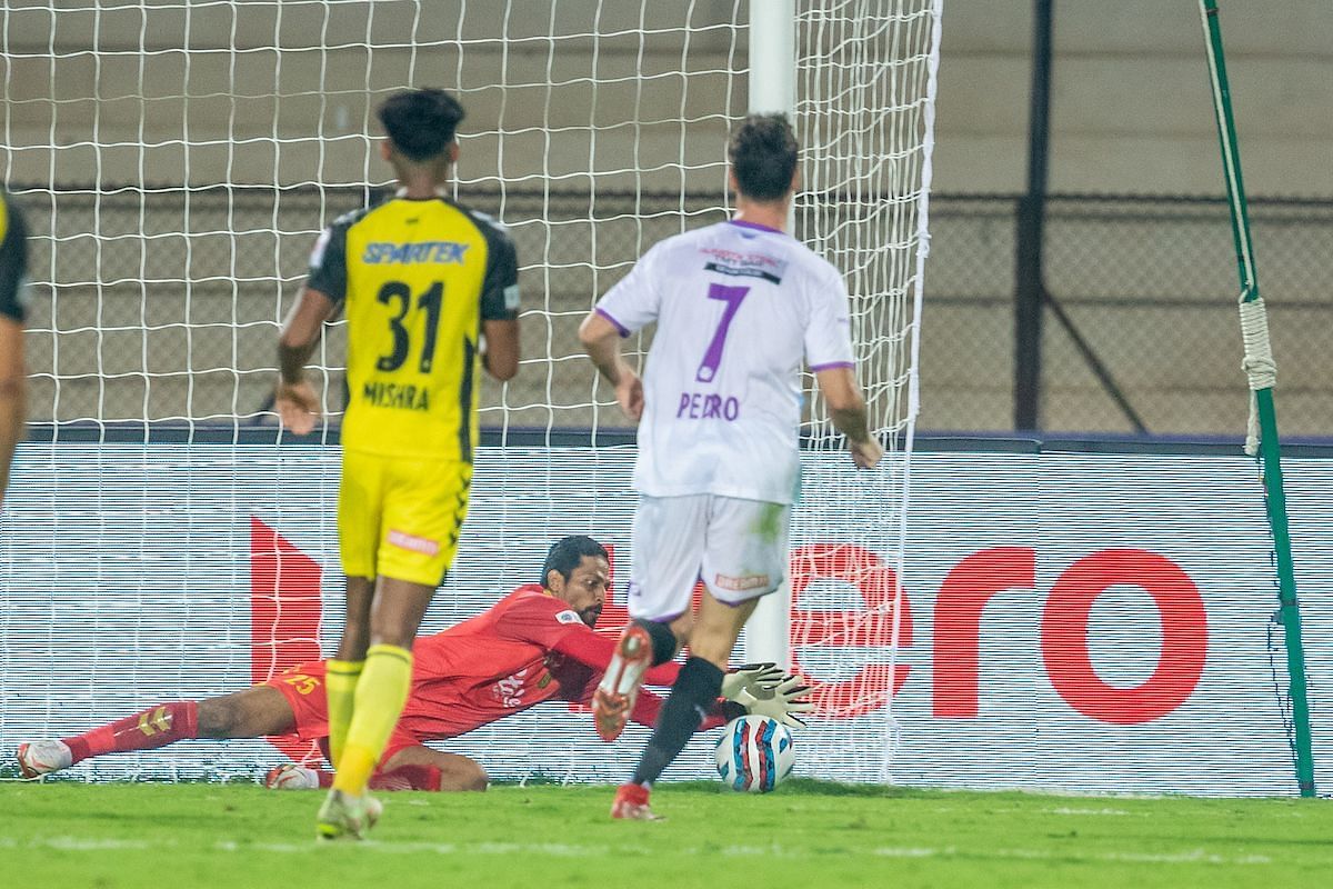 Laxmikant Kattimani with yet another clean sheet.