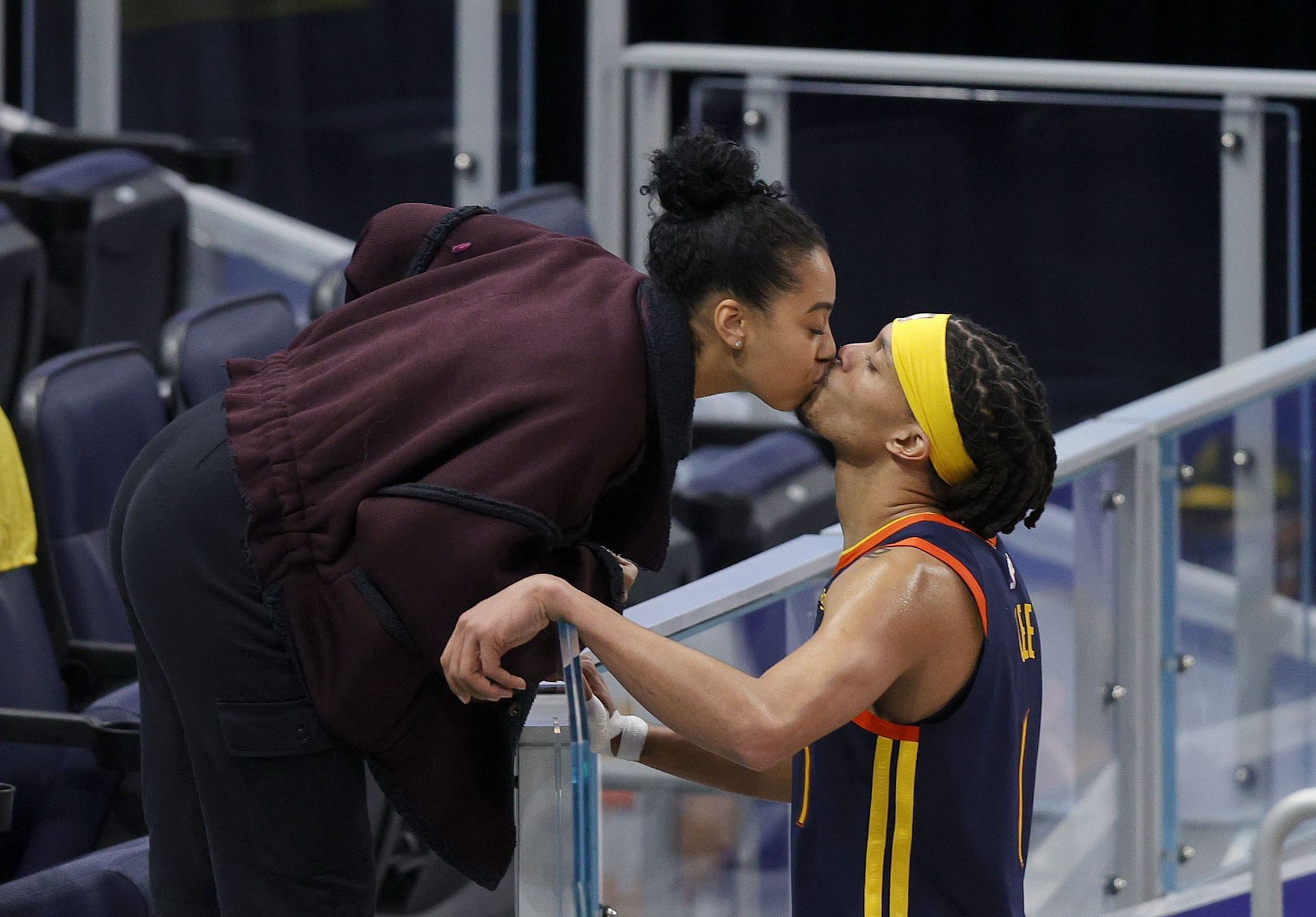 How did Damion Lee meet his wife, Steph Curry's sister Sydel Curry?