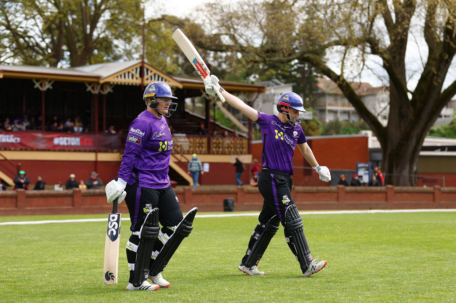 WBBL - Hobart Hurricanes  v Sydney Sixers