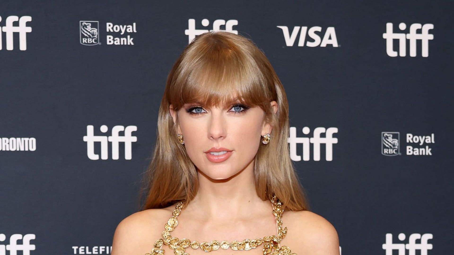 Taylor Swift responds to Ticketmaster fiasco (image via Getty Images)