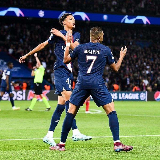 Lionel Messi makes his PSG debut, but wantaway superstar Kylian Mbappé  steals the show with two goals against Reims - ABC News