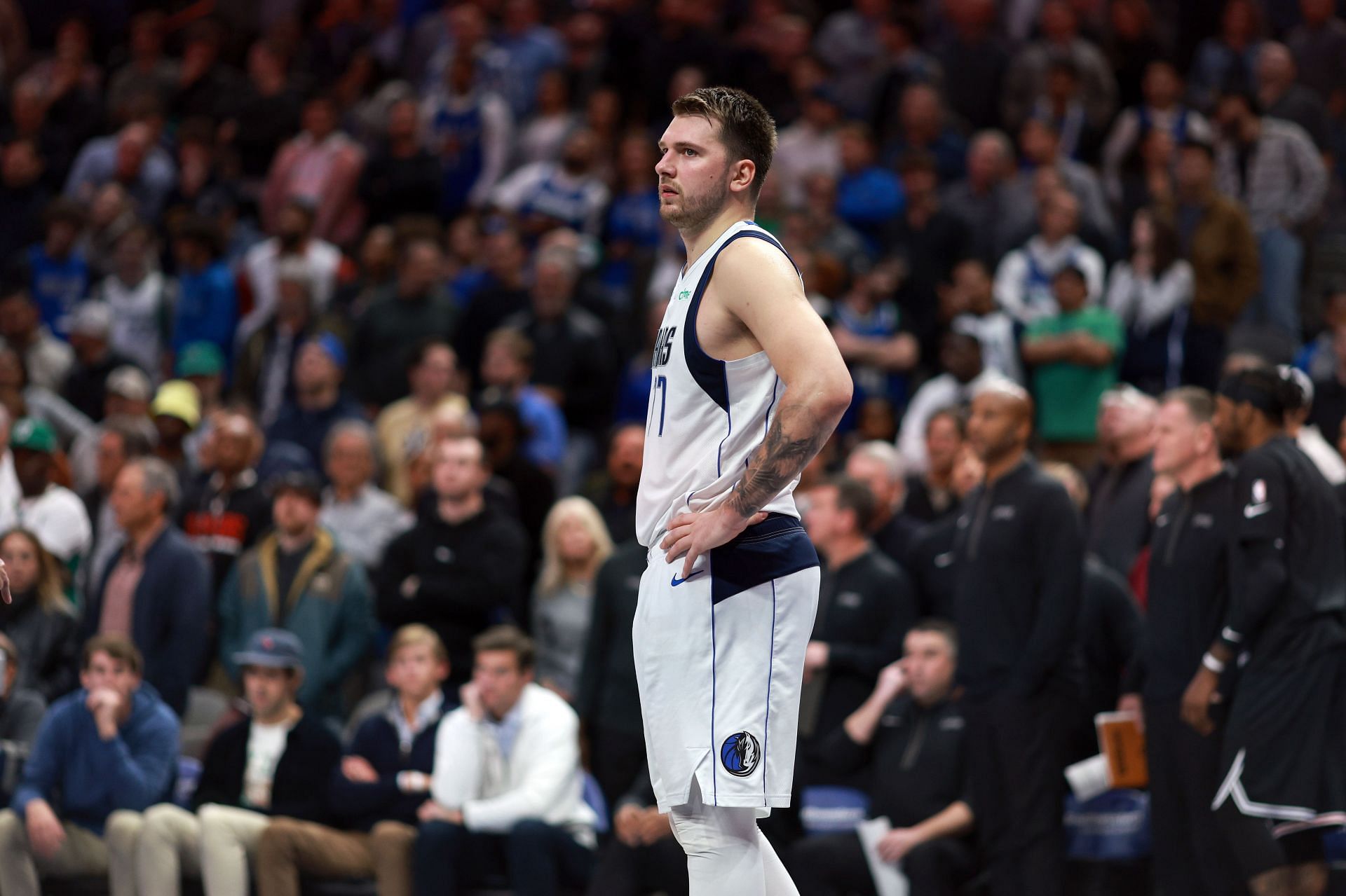 Luka Doncic COMES UP BIG in Mavs' nail-biting win over the Clippers