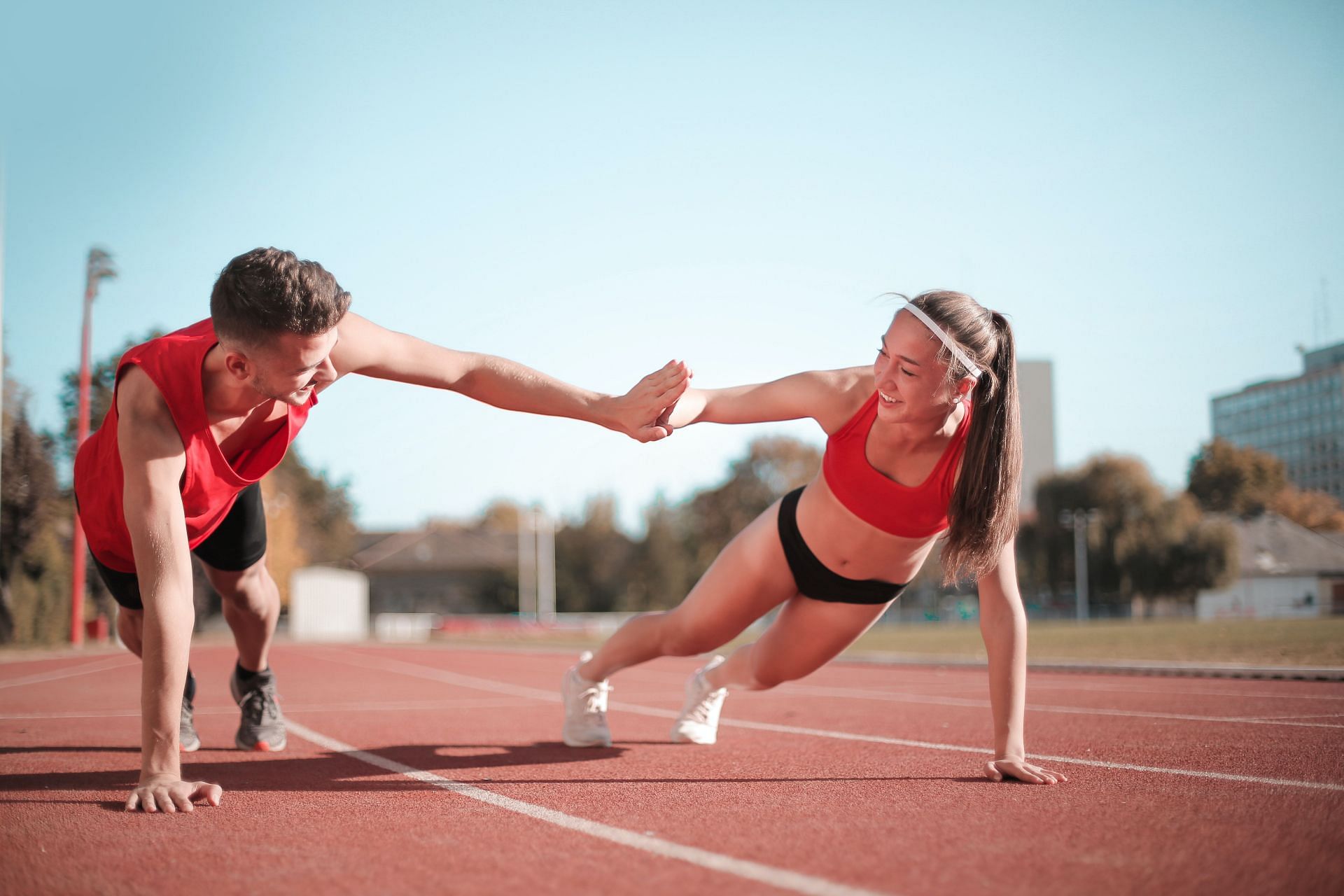 A strong core is extremely important for athletes as it helps to stabilise and root them (Image via Pexels @Andrea Piacquadio)