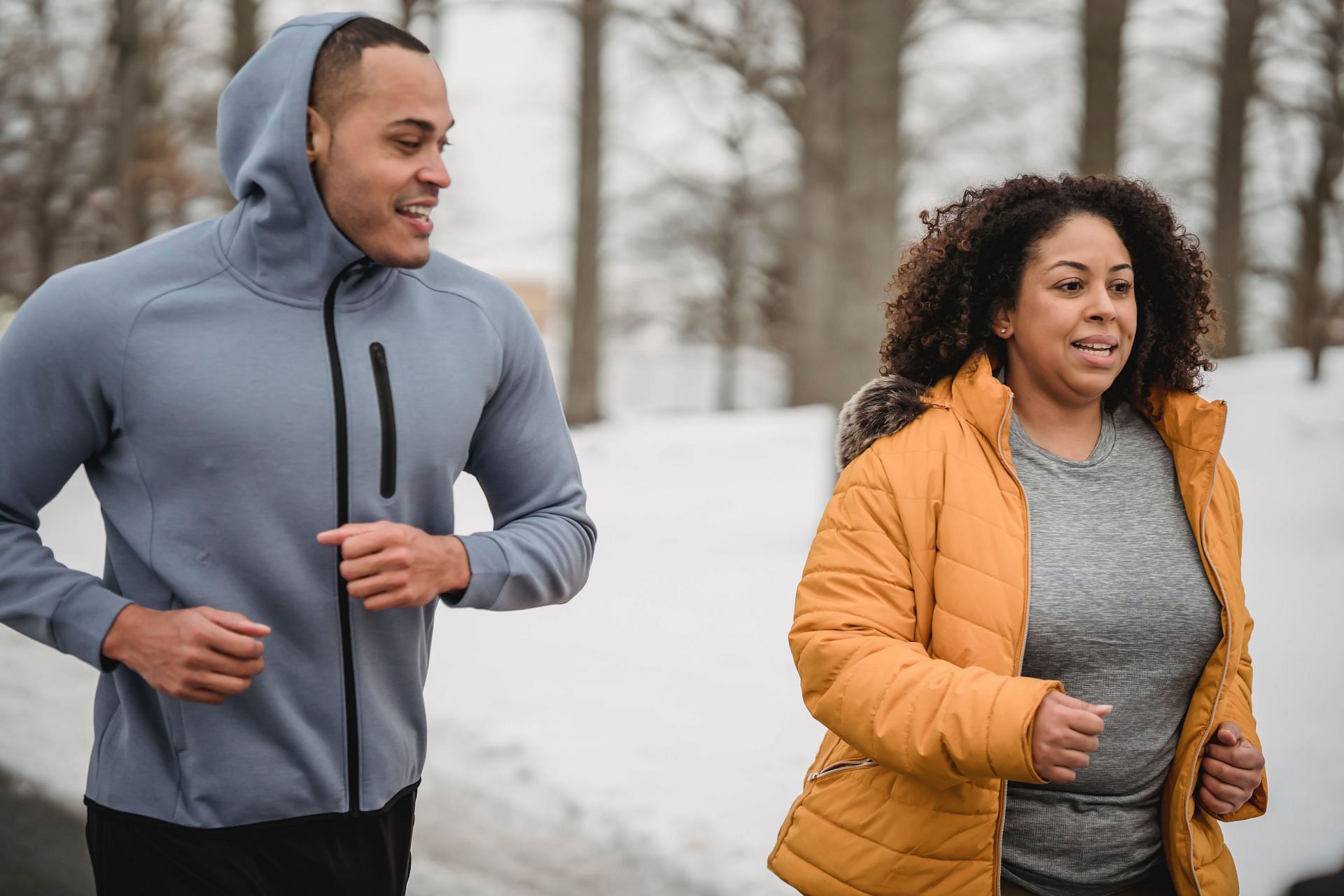 Feeling Unmotivated to workout during this inter? Try these six effective exercise tips. (Image via Pexels / Julia Larson)