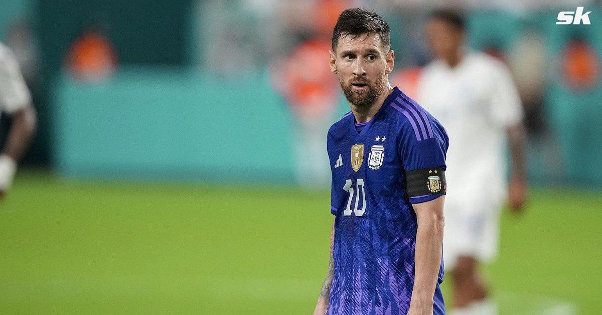 Messi reacts to being nutmegged in Argentina training